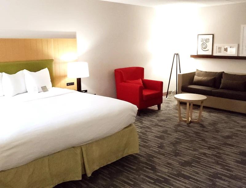 Wingate By Wyndham Lincoln Airport East Hotel Exterior photo