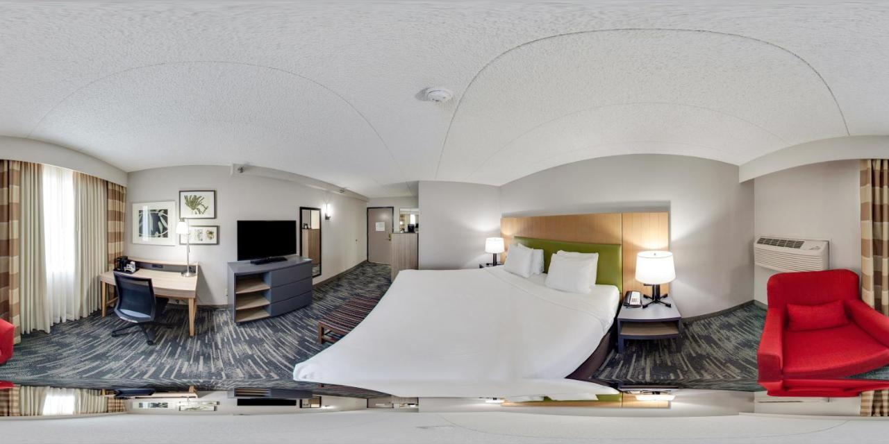 Wingate By Wyndham Lincoln Airport East Hotel Exterior photo